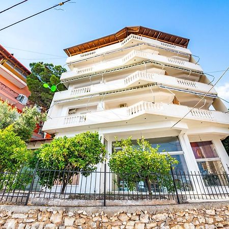 Ideal Aparthotel Saranda Exterior photo