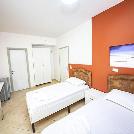 Ideal Aparthotel Saranda Exterior photo