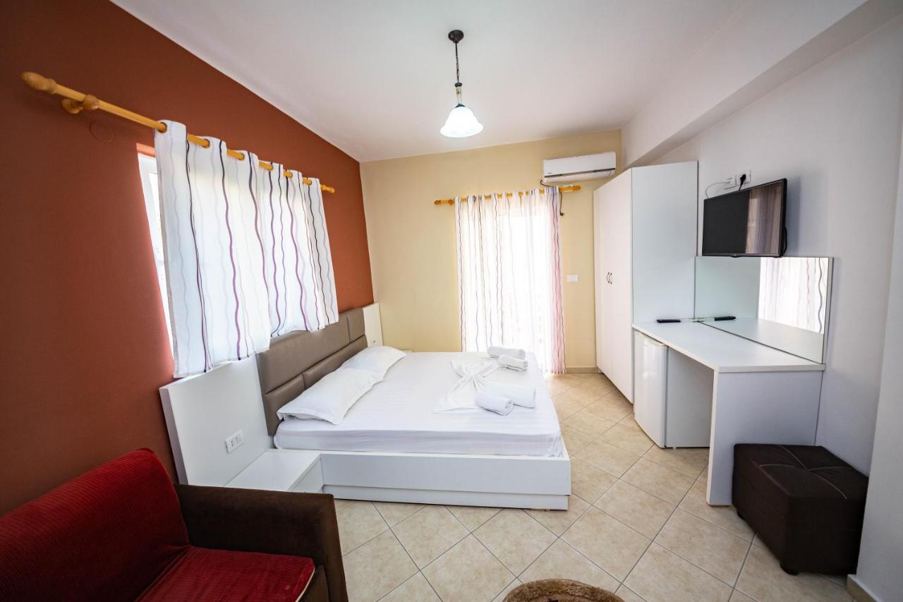 Ideal Aparthotel Saranda Exterior photo