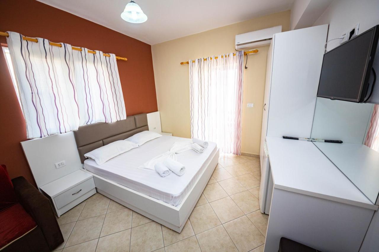 Ideal Aparthotel Saranda Exterior photo