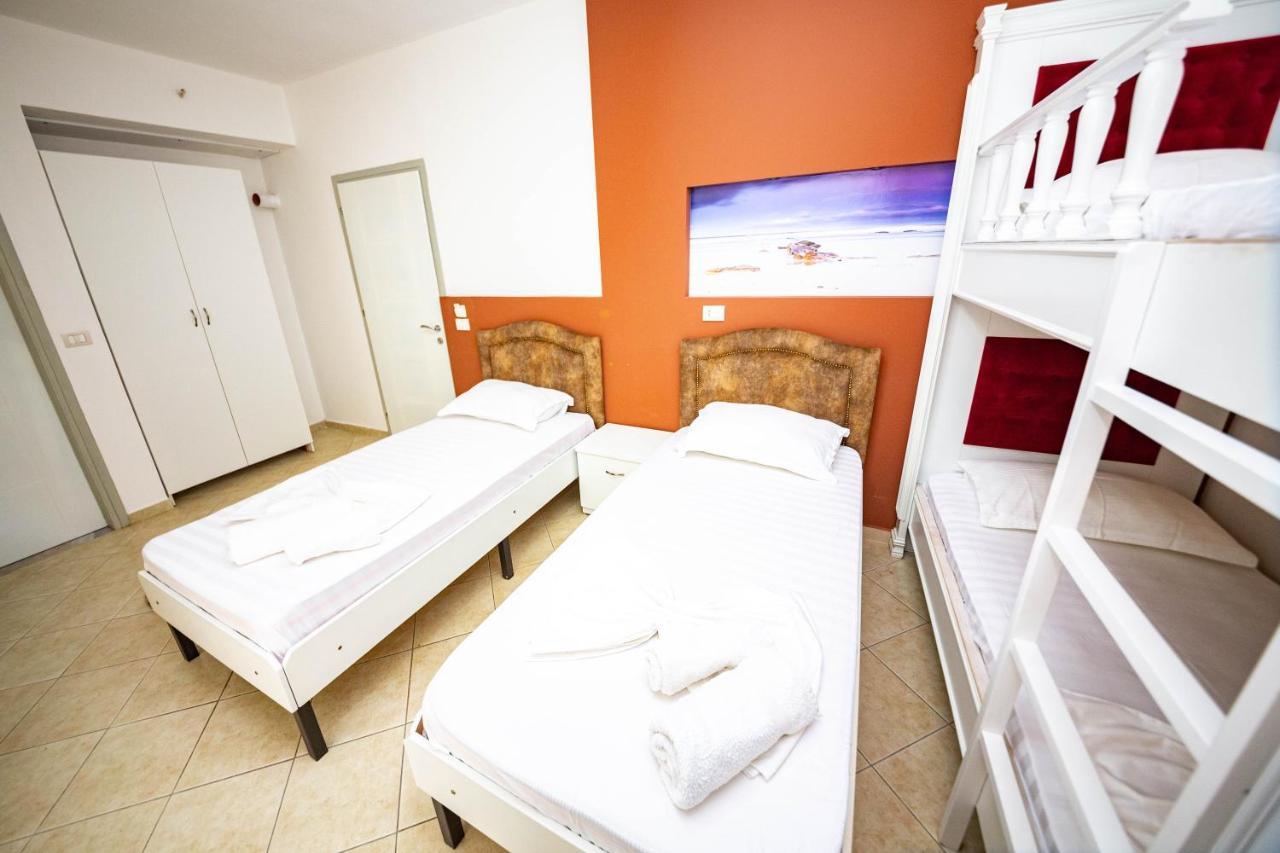 Ideal Aparthotel Saranda Exterior photo